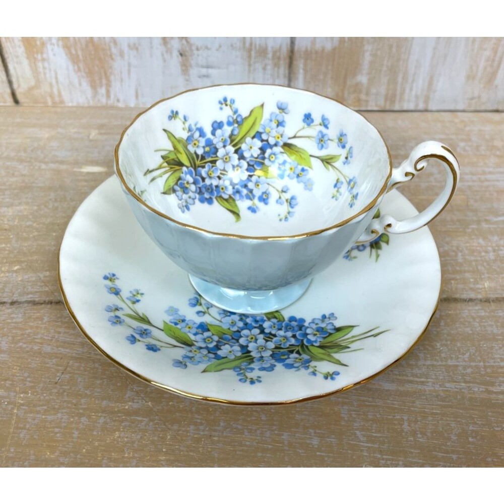 Aynsley Bone China Tea Cup & Saucer Blue Outside Floral Forget-Me-Not Gold - Picture 4 of 5